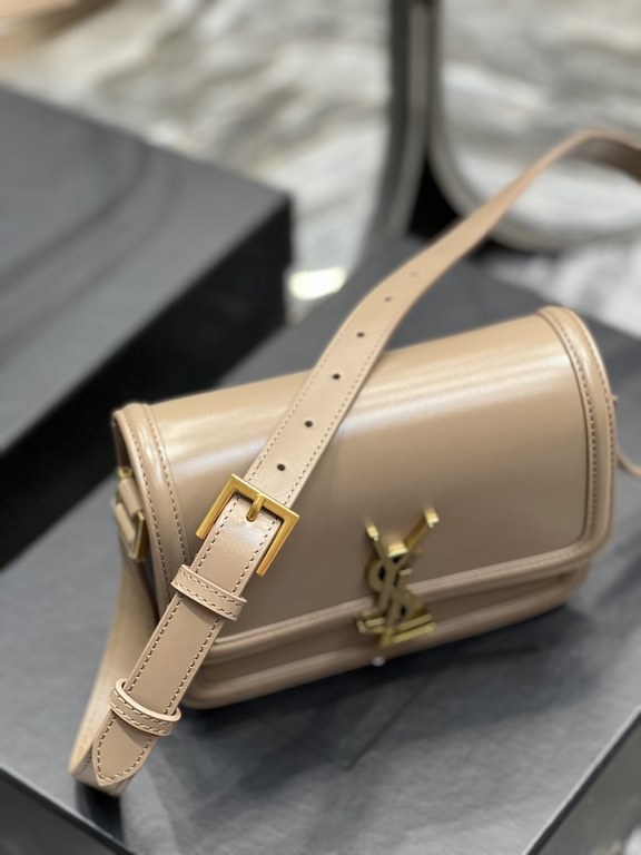 ]Nude Pink with Gold Buckle_19cmMust fire models, not yet listed on the attack on the entire fashion circle, nostalgic left bank, inspired by the Paris left bank street name Rue De Solferino for the name! The bag is made