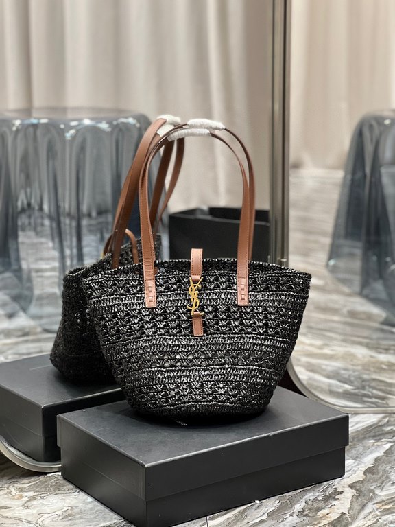 [In stock in seconds]  straw woven bag fast fallVegetable basket hollowed out straw tote bag_Y home exquisite Parisian style in this black straw woven tote bag in the best. logo directly using the L letter hooked in the 