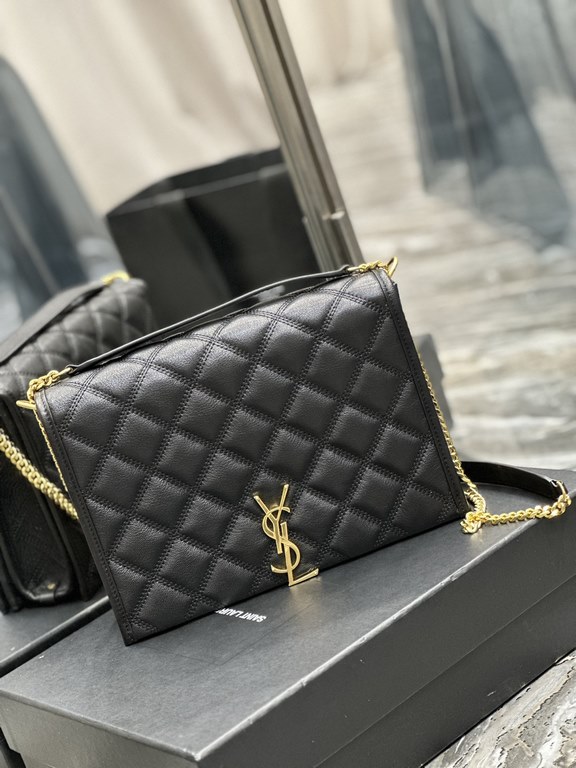 Becky_26cm Black#Becky quilted lambskin chain bag.This bag is one of the most beautiful pieces in the Love at First Sight collection! The diamond-shaped quilted pattern gives off a diamond-like luster! The gold Y logo st