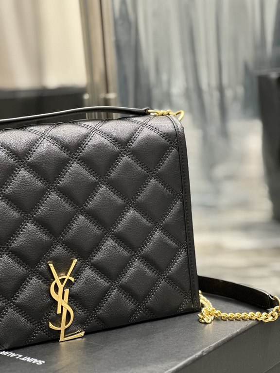 Becky_26cm Black#Becky quilted lambskin chain bag.This bag is one of the most beautiful pieces in the Love at First Sight collection! The diamond-shaped quilted pattern gives off a diamond-like luster! The gold Y logo st