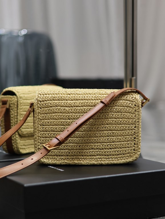 straw woven bag fast fallSOLFERINO BOX_Weaving bag to la~!Full of artistic atmosphere , Raffia grass weaving is very solid, super texture, French lazy wind, daily with private clothes will not be wrong single product, im