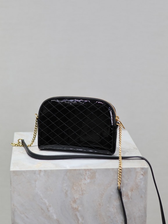 Black gold buckle patent leather-GABY_Chain BagY this shell bag is too good looking Soft and comfortable lambskin, very vintage flavor is also very texture, curved shape exquisite craftsmanship! You can put your keys, li