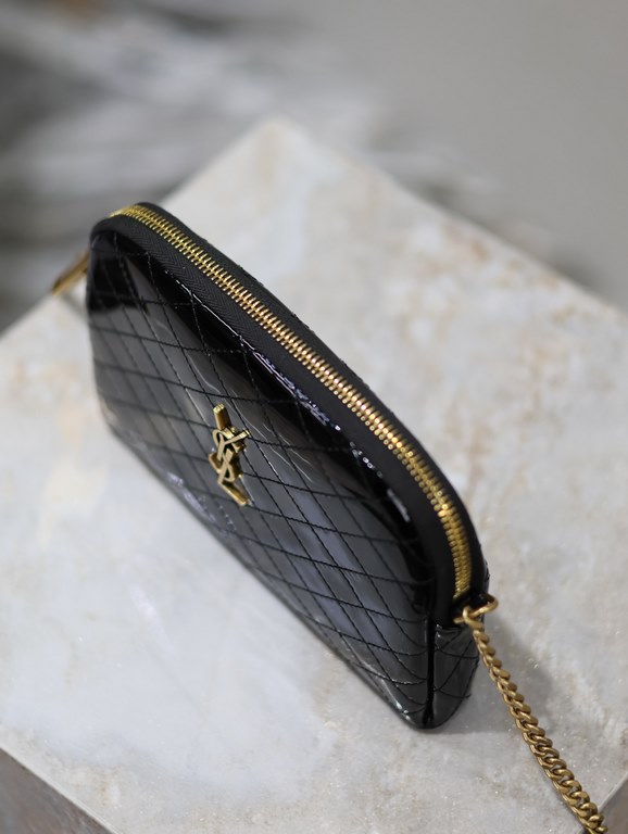 Black gold buckle patent leather-GABY_Chain BagY this shell bag is too good looking Soft and comfortable lambskin, very vintage flavor is also very texture, curved shape exquisite craftsmanship! You can put your keys, li