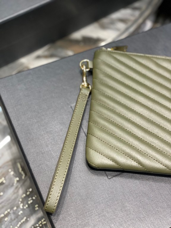 [Spot Seconds]        _ jacquard spliced document clutch in original calfskin leather   grosgrain lining, top-quality zipper closure, removable carry handle, imported hardware, intricate lattice cut, 6 card spaces inside