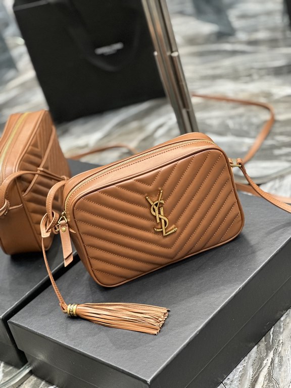 [New Version]Lou camera bag_brown gold buckleTop imported Italian cowhide camera bag, Hong Kong purchased zp open molded version, do exactly the same! Very delicate! Adjustable shoulder strap with fashion tassel pendant!