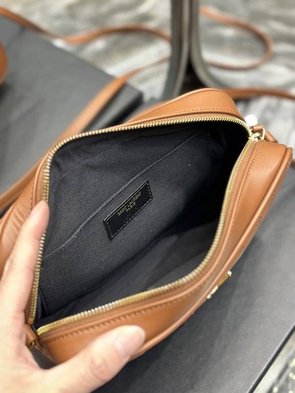 [New Version]Lou camera bag_brown gold buckleTop imported Italian cowhide camera bag, Hong Kong purchased zp open molded version, do exactly the same! Very delicate! Adjustable shoulder strap with fashion tassel pendant!