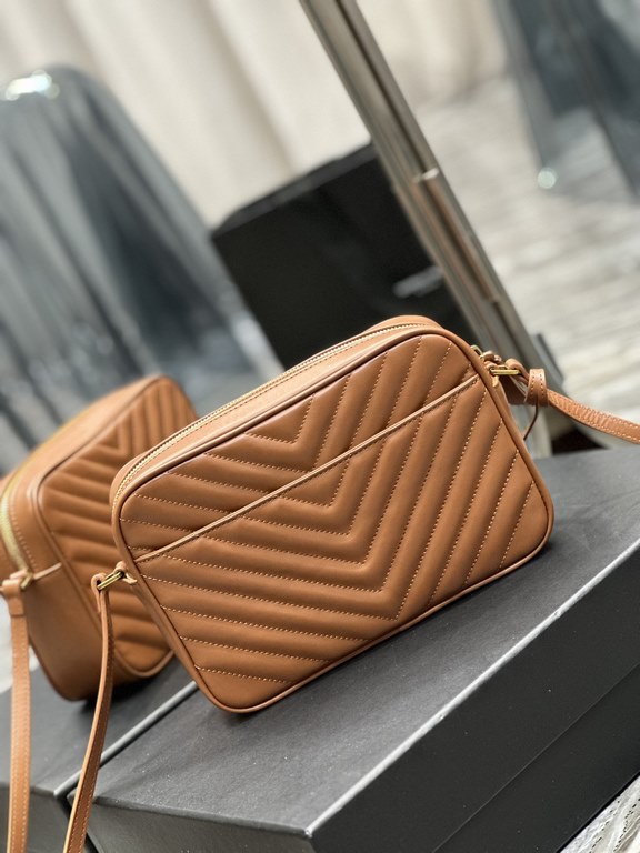 [New Version]Lou camera bag_brown gold buckleTop imported Italian cowhide camera bag, Hong Kong purchased zp open molded version, do exactly the same! Very delicate! Adjustable shoulder strap with fashion tassel pendant!