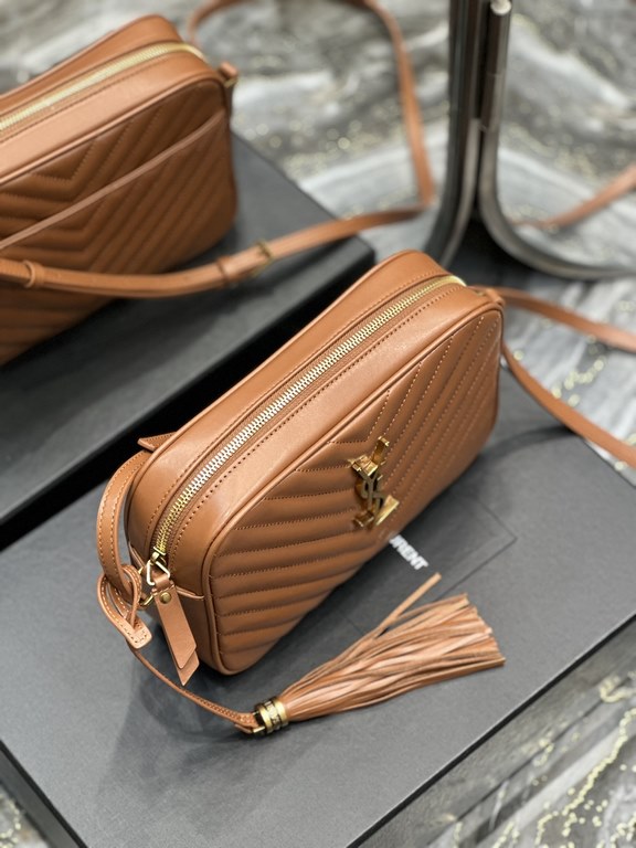 [New Version]Lou camera bag_brown gold buckleTop imported Italian cowhide camera bag, Hong Kong purchased zp open molded version, do exactly the same! Very delicate! Adjustable shoulder strap with fashion tassel pendant!