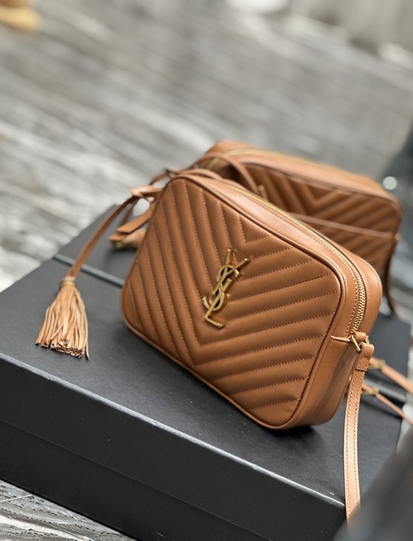 [New Version]Lou camera bag_brown gold buckleTop imported Italian cowhide camera bag, Hong Kong purchased zp open molded version, do exactly the same! Very delicate! Adjustable shoulder strap with fashion tassel pendant!