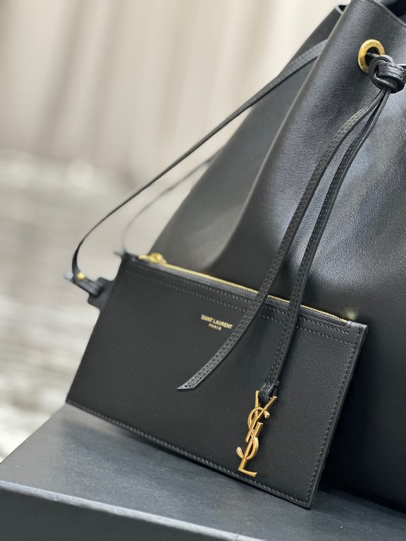 [In-stock]Flat Hobo bag_Y's Full Leather Drawstring BagShoulder Bag All leather design of this simple bag has a more sophisticated sense of fashionable special ~ drawstring very  , the first look on the second was plante