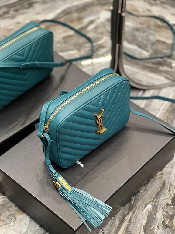 [In Stock Seconds]    Camera Bag_ Turquoise Green Gold BuckleTop imported Italian cowhide camera bag, Hong Kong purchased zp open molding and typing, to do exactly the same! Very delicate! Adjustable shoulder strap with 