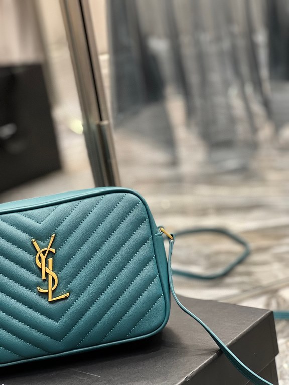 [In Stock Seconds]    Camera Bag_ Turquoise Green Gold BuckleTop imported Italian cowhide camera bag, Hong Kong purchased zp open molding and typing, to do exactly the same! Very delicate! Adjustable shoulder strap with 