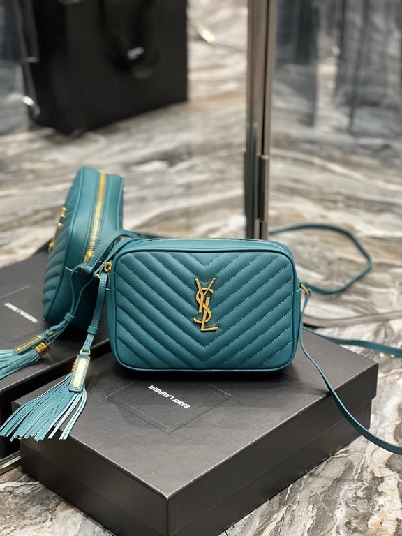 [In Stock Seconds]    Camera Bag_ Turquoise Green Gold BuckleTop imported Italian cowhide camera bag, Hong Kong purchased zp open molding and typing, to do exactly the same! Very delicate! Adjustable shoulder strap with 