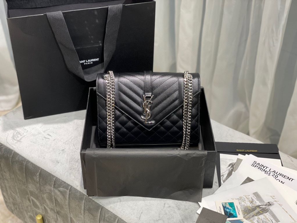 [In stock in seconds]#        #[Original leather version#Black with silver buckles#Medium Grain Embossed Quilted Leather Envelope BagClassic is timeless, the beauty of the heavenly V grain quilted diamond caviar pattern,