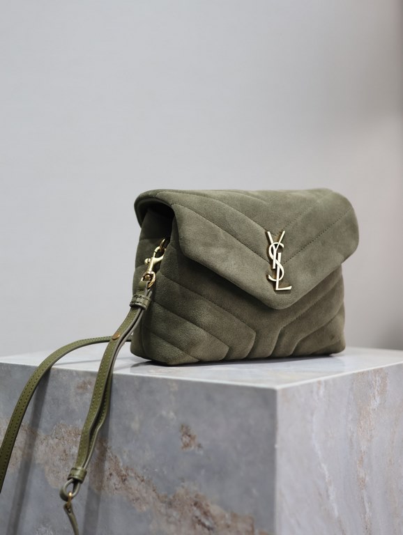 Loulou 20cm-Army Green FrostedY family classic explosive models! The most practical and versatile, imported Italian cowhide leather carefully crafted, feel great! The bag is ultra-lightweight, not the slightest sense of 