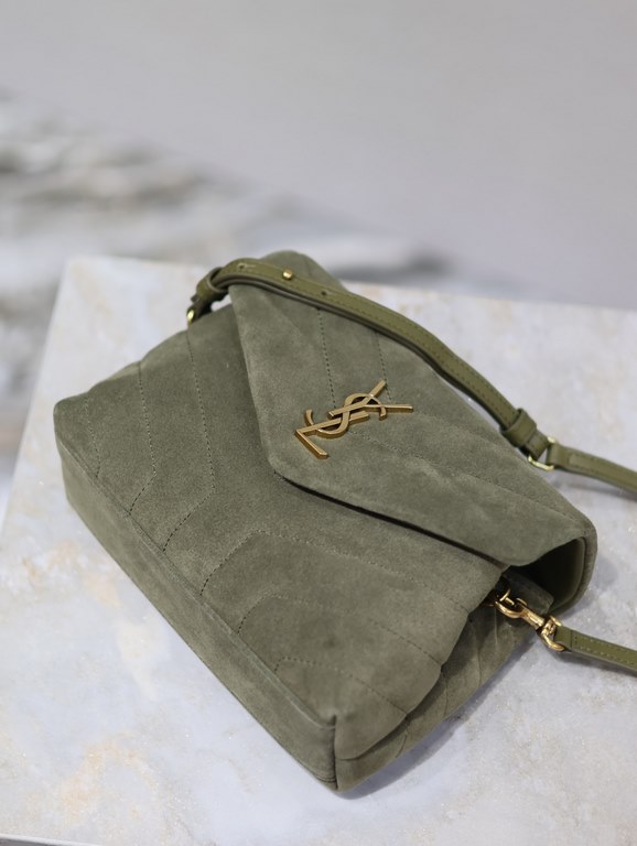 Loulou 20cm-Army Green FrostedY family classic explosive models! The most practical and versatile, imported Italian cowhide leather carefully crafted, feel great! The bag is ultra-lightweight, not the slightest sense of 