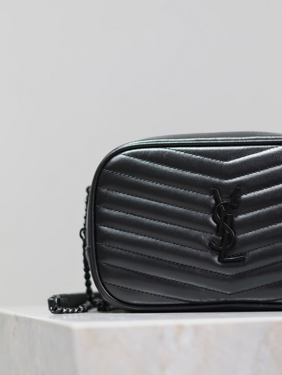 Black black buckle cowhide-Lou mini bag new camera bagcrossbody bag!The Lou_ series camera bag is a unique interpretation of French aesthetics! Soft cowhide leather material is very texture, small and exquisite, especial