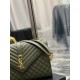 [In stock in seconds]#Envelope# olive green with gold buckleLarge grained embossed quilted leather envelope bagClassic is timeless, the beauty of the V grain quilted diamond caviar pattern, Italian cowhide leather with e