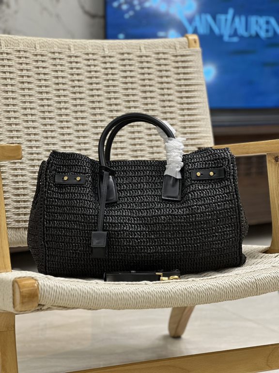 Sac de jour_Organizer bag in woven raffiaArtistic in nature, the raffia weave is very solid, super textured and uniquely crafted, with a classic metal logo and lots of details. You can't go wrong with this everyday bag, 