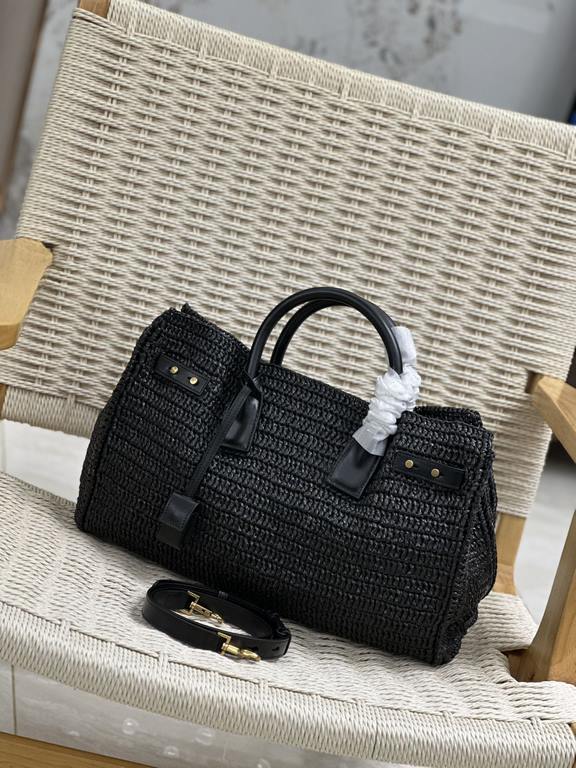 Sac de jour_Organizer bag in woven raffiaArtistic in nature, the raffia weave is very solid, super textured and uniquely crafted, with a classic metal logo and lots of details. You can't go wrong with this everyday bag, 