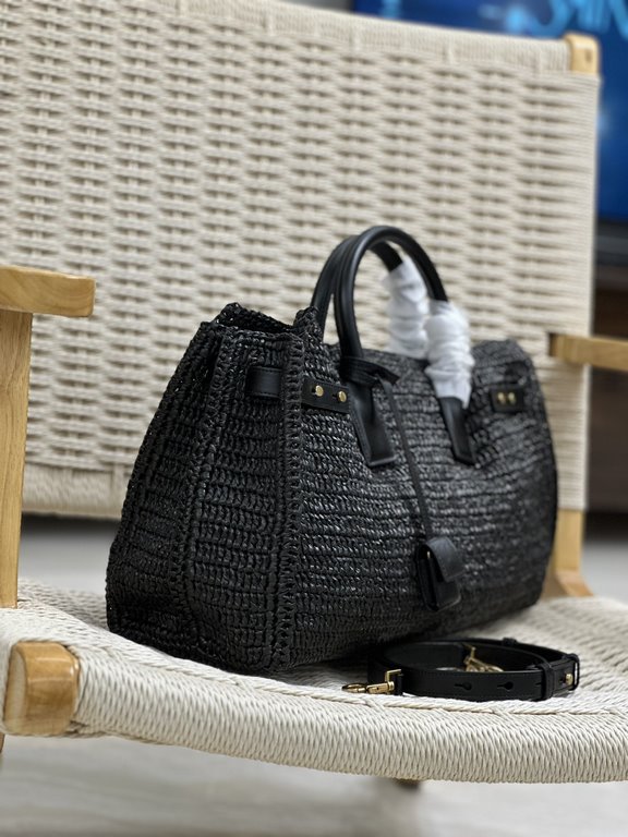 Sac de jour_Organizer bag in woven raffiaArtistic in nature, the raffia weave is very solid, super textured and uniquely crafted, with a classic metal logo and lots of details. You can't go wrong with this everyday bag, 