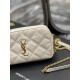 Counter latest BECKY rhombic quilted double zipper clutch bag, made of original lambskin with quite delicate feel, with rhombic quilted pattern and simple iconic logo, atmospheric classic and versatile! Double zipper des