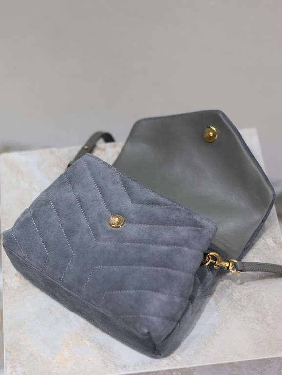 Loulou 20cm-Dark Gray FrostedY family classic explosive models! The most practical and versatile, imported Italian cowhide leather carefully crafted, feel great! The bag is ultra-lightweight, not the slightest sense of b