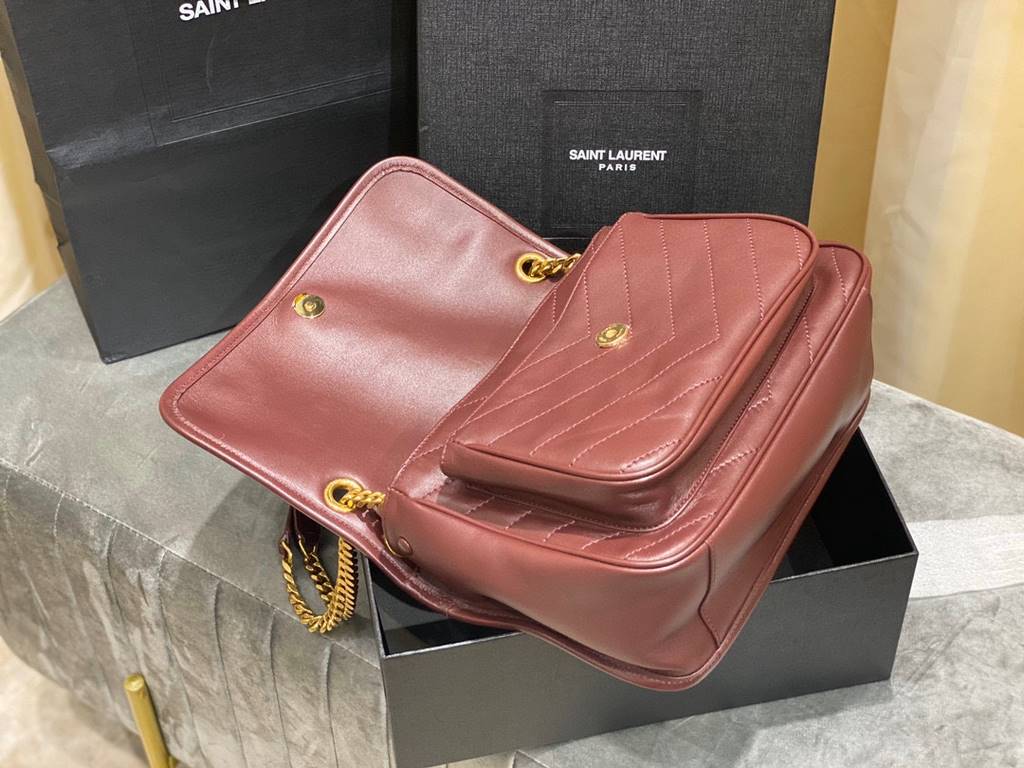 [In stock in seconds      Sheepskin  28cm[zp original leather2020 spring and summer lambskin models Niki metal chain is also replaced with a somewhat heavy sense of gold, so that the bag body as a whole and a few more po