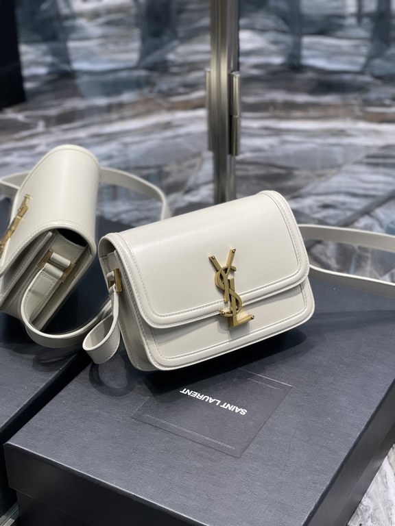 ]White Gold Buckle_19cmMust fire models, not yet listed on the attack on the entire fashion circle, nostalgic left bank, inspired by the Paris left bank street name Rue De Solferino for the name! The bag is made of origi