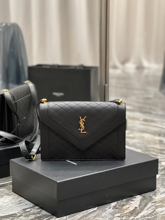 [In stock in seconds]     quilted pattern envelope bag, using Italian lambskin, full leather inside and outside, with fine handmade carefully, exclusive customized metal Y logo highlights the individuality, flap design t