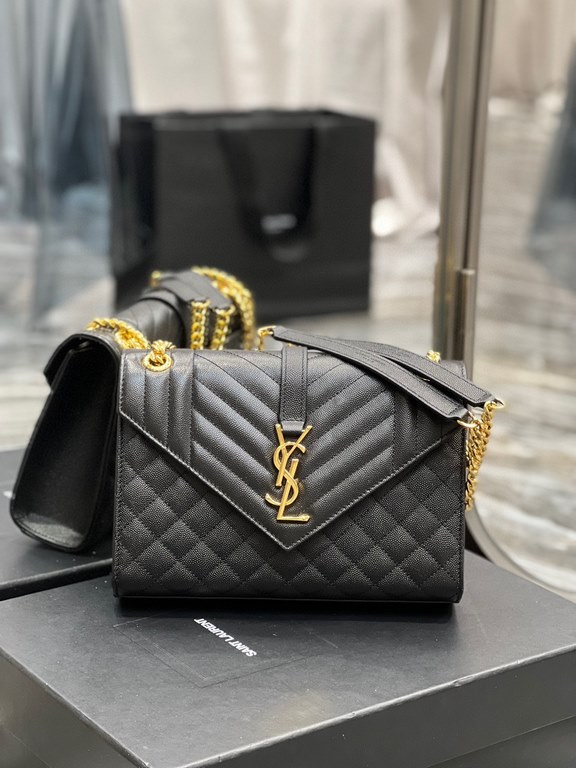 [In stock in seconds]#Envelope# Black with Gold BuckleMedium grain embossed quilted leather envelope bagClassic is timeless, the beauty of the V pattern spelling diamond pattern of caviar, Italian cowhide with eye-catchi