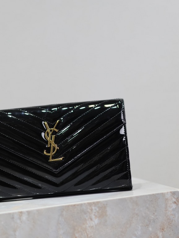 Black gold buckle patent leather_MONOGRAM_Envelope Bag. Super practical a small bag, the most classic style, upgrade the most advanced version, 100% Italian calf leather with fine handmade; customized metal Y family logo