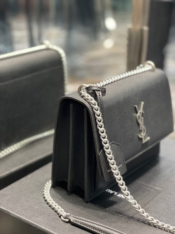 [In stock in seconds]              #Black with silver buckle and diamond patternUnbeatable classic sunset sunset bag! Out for such a long time the heat is still unabated, it can be seen that it is loved to an extraordina