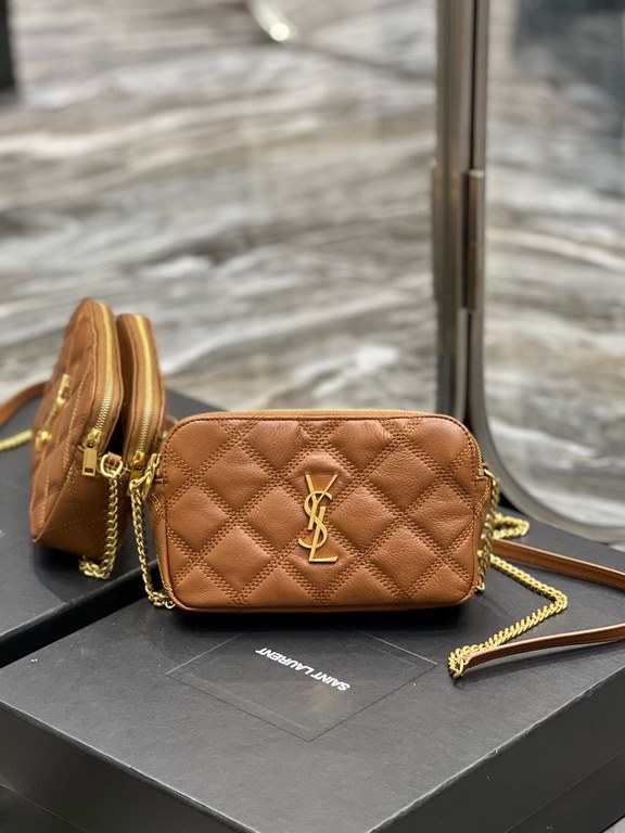 [In stock in seconds]Counter latest BECKY rhombic quilted double zipper clutch bag, made of original lambskin with quite delicate feel, with rhombic quilted pattern and simple iconic logo, atmospheric classic and versati