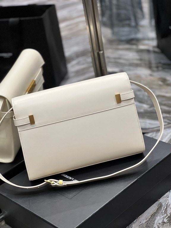 [In stock in seconds]             Cream_White_ Manhattan Manhattan baguette bag counter revamped the latest version of the full leather interior, calling out a sense of high class! It is a change from the previous classi