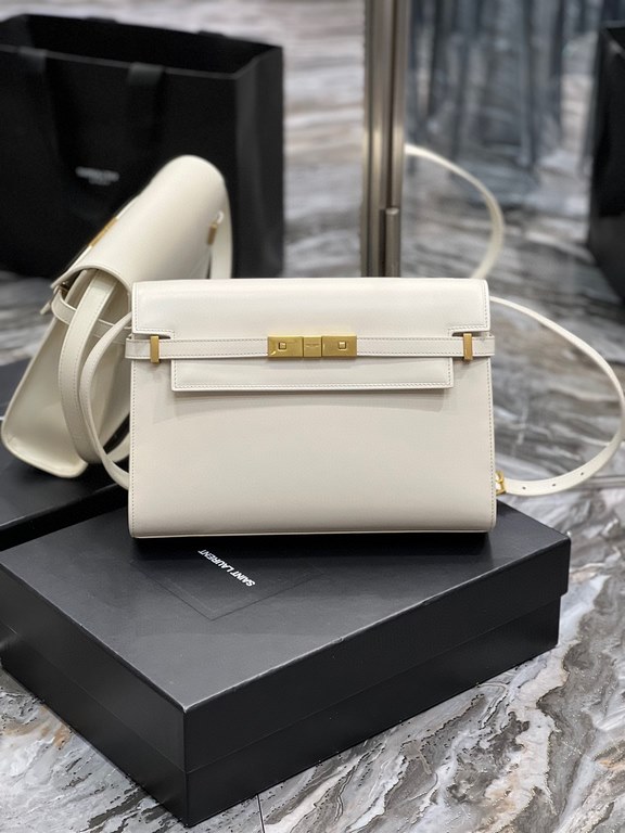 [In stock in seconds]             Cream_White_ Manhattan Manhattan baguette bag counter revamped the latest version of the full leather interior, calling out a sense of high class! It is a change from the previous classi