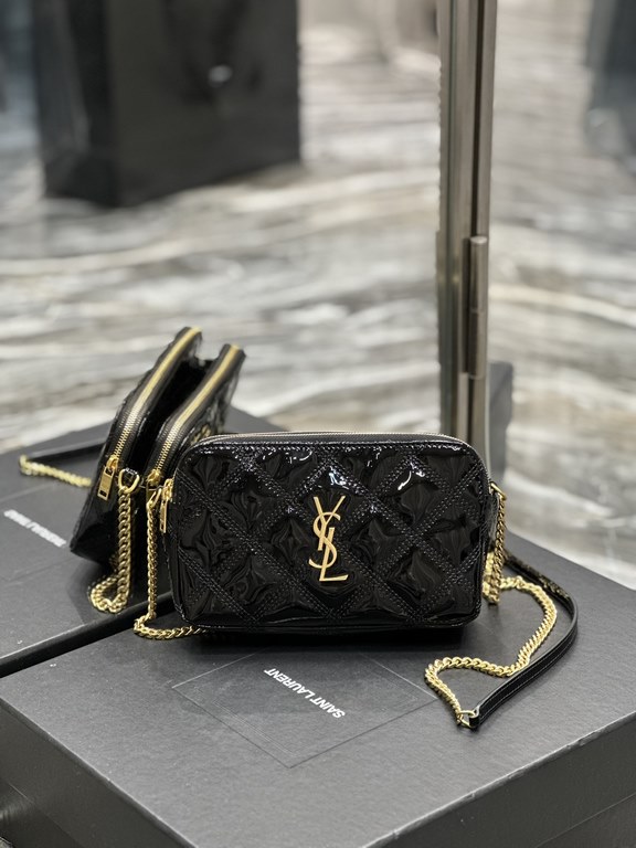 [In stock in seconds]Black gold buckle patent leather _Counter latest BECKY diamond quilted double zipper clutch bag, imported from Italy made of patent leather, with diamond quilted pattern and simple iconic logo, atmos