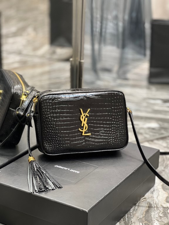 [In Stock Seconds]    camera bag_black crocodile pattern gold buckleTop imported Italian cowhide camera bag, Hong Kong purchased zp open molding and typing, to do exactly the same! Very delicate! Adjustable shoulder stra