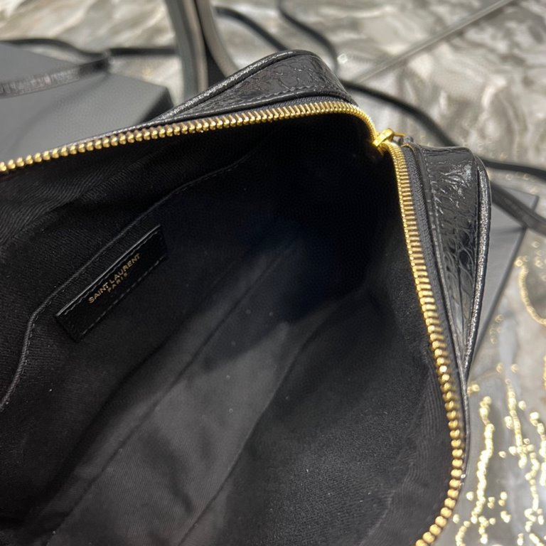 [In Stock Seconds]    camera bag_black crocodile pattern gold buckleTop imported Italian cowhide camera bag, Hong Kong purchased zp open molding and typing, to do exactly the same! Very delicate! Adjustable shoulder stra