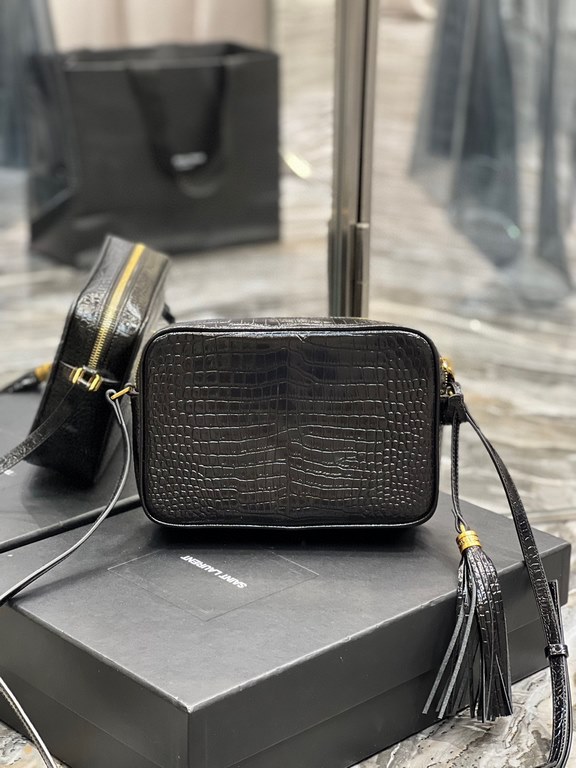 [In Stock Seconds]    camera bag_black crocodile pattern gold buckleTop imported Italian cowhide camera bag, Hong Kong purchased zp open molding and typing, to do exactly the same! Very delicate! Adjustable shoulder stra