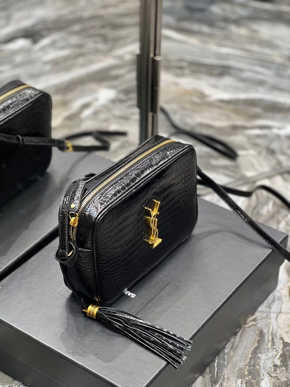 [In Stock Seconds]    camera bag_black crocodile pattern gold buckleTop imported Italian cowhide camera bag, Hong Kong purchased zp open molding and typing, to do exactly the same! Very delicate! Adjustable shoulder stra