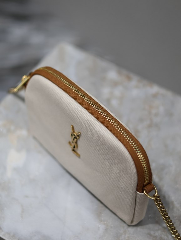 Canvas with Cowhide Gold Buckle-GABY_Chain BagY this shell bag is too good looking Soft and comfortable lambskin, very vintage flavor is also very texture, curved shape exquisite craftsmanship! You can put your keys, lip