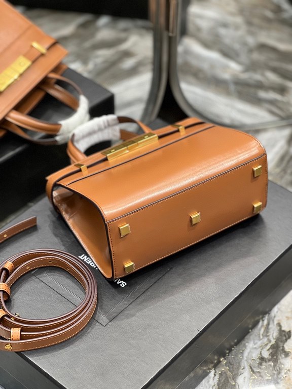 [In-stock seconds]#              #The perfect high quality shoulder strap pouch that storms your mind, pondered for half a day and couldn't find the adjectives to describe the shocking feeling I had when I got this bag! 