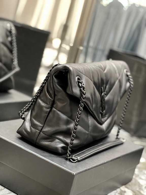 [In stock in seconds]Black with black buckle-               _ quilted lambskin bag, 100% lambskin production, soft and delicate feel, as if embracing the clouds   like feeling; classic Y family logo, chain and grommet ha