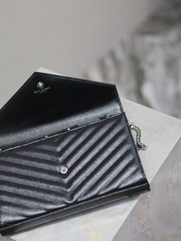 Caviar_Black_Silver_BuckleMONOGRAM_Envelope Bag. Super practical a small bag, the most classic style, upgrade the most advanced version, 100% Italian calf leather with fine handmade; customized metal Y family logo highli