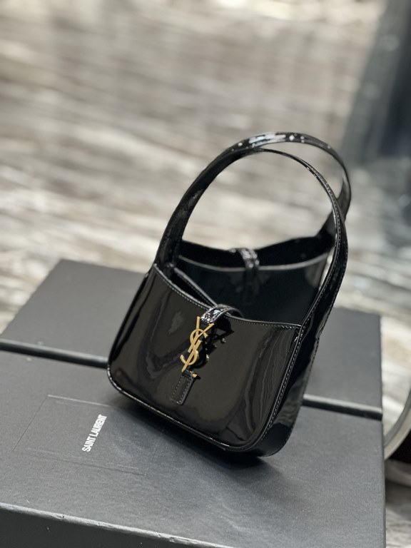 5   7       [Original leather versionThe Y's hot underarm bag is a small mini size! Although the design of this bag is not an eye-catching bag, but it really belongs to the more you look at the more durable the more on t