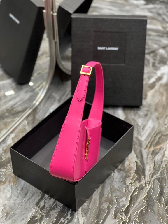 [In stock in seconds][Original Leather] Rose Red Plain _2022 spring and summer new underarm bag Le5A7 BagStrongly recommend   one of the treasure bags this year! Minimalist shape   metal logo Buckle closure design Adjust