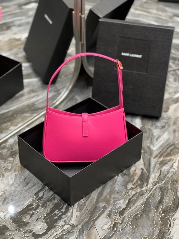 [In stock in seconds][Original Leather] Rose Red Plain _2022 spring and summer new underarm bag Le5A7 BagStrongly recommend   one of the treasure bags this year! Minimalist shape   metal logo Buckle closure design Adjust