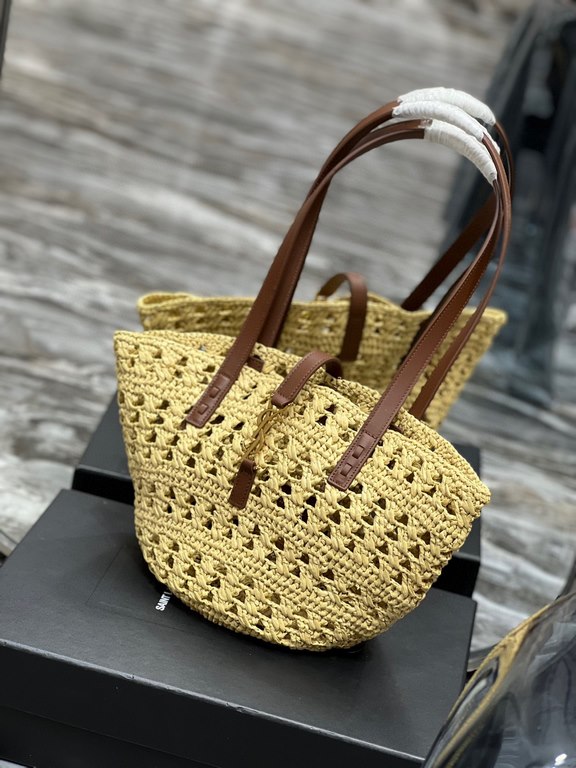 [In stock in seconds]  straw woven bag fast fallVegetable basket hollowed out straw tote bag_Y's exquisite Parisian style in this black straw tote bag is dripping with flavor.Logo directly using the L letter hooked in th