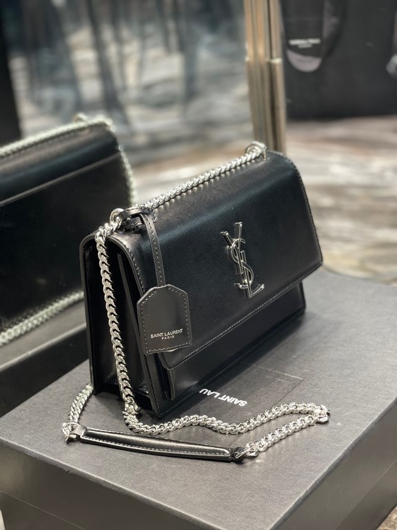 [In stock in seconds]              #Black with silver buckle #The unbeatable classic toothpick print sunset sunset bag! Out for such a long time the heat is still unabated, it can be seen that it is loved to an extraordi